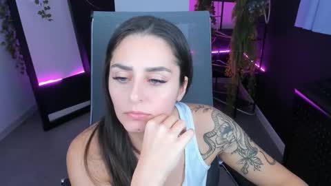 Snapshot of valeriiemills chatting on October 22, 3:01 pm Valerie online show from October 22, 3:01 pm