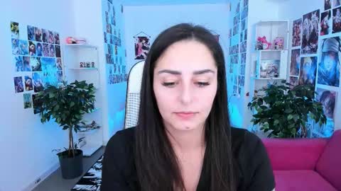 Snapshot of valeriiemills chatting on November 6, 3:13 pm Valerie online show from November 6, 3:13 pm