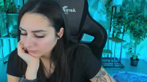 Snapshot of valeriiemills chatting on December 16, 2:44 pm Valerie online show from December 16, 2:44 pm