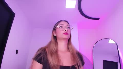 Snapshot of valery_97 chatting on December 16, 3:11 am Valeryn online show from December 16, 3:11 am