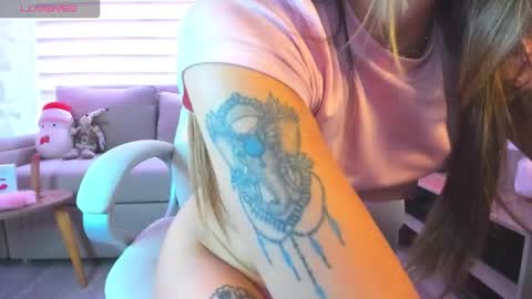 Snapshot of valery__se chatting on December 15, 9:08 pm Valery se online show from December 15, 9:08 pm