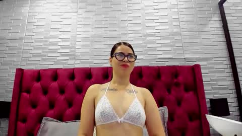 Snapshot of valery_monn chatting on October 8, 12:03 pm Valery Moon online show from October 8, 12:03 pm
