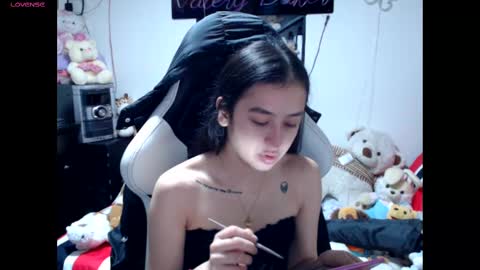 Snapshot of valerybaker1 chatting on October 27, 11:36 am B V Naughty online show from October 27, 11:36 am