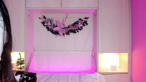 valerymeyerr online show from December 28, 4:19 am