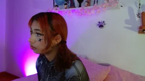 Snapshot of valerysmith18 chatting on October 9, 5:33 pm zoe online show from October 9, 5:33 pm