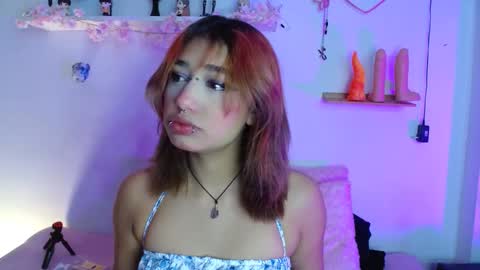 Snapshot of valerysmith18 chatting on October 14, 6:42 pm zoe online show from October 14, 6:42 pm