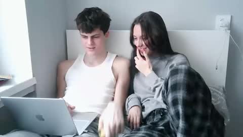 Snapshot of valesios chatting on November 28, 9:56 am valesios online show from November 28, 9:56 am