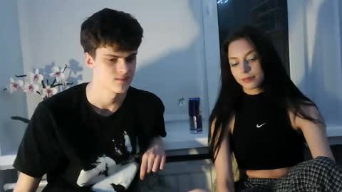 Snapshot of valesios chatting on December 4, 4:05 pm valesios online show from December 4, 4:05 pm