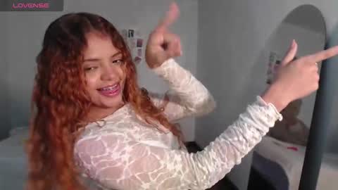 Snapshot of valientegirl_ chatting on November 29, 3:42 am VALIENTE online show from November 29, 3:42 am