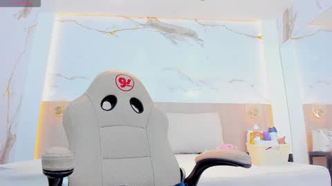 Snapshot of valirya_devote chatting on November 11, 3:17 am VALIRYA online show from November 11, 3:17 am