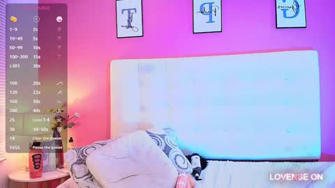 Snapshot of valkiria_moore chatting on December 23, 2:02 am Valkiria moore online show from December 23, 2:02 am