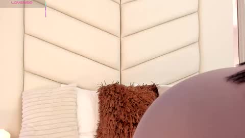 Snapshot of valky_bes chatting on February 22, 12:49 am ValkyBes online show from February 22, 12:49 am