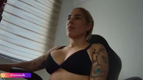 Snapshot of valkyriarose chatting on October 26, 4:02 pm Isis online show from October 26, 4:02 pm