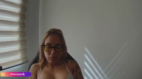 Snapshot of valkyriarose chatting on December 2, 2:56 pm Isis online show from December 2, 2:56 pm