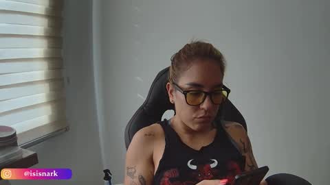 Snapshot of valkyriarose chatting on December 3, 12:25 pm Isis online show from December 3, 12:25 pm