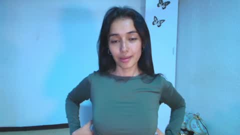 Snapshot of vallery_evanss chatting on December 5, 10:23 pm Taty independent account online show from December 5, 10:23 pm