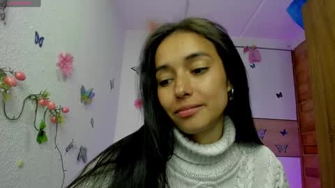 Snapshot of vallery_evanss chatting on December 18, 1:05 am Taty independent account online show from December 18, 1:05 am