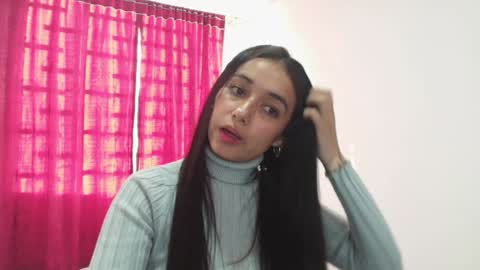 Snapshot of vallery_evanss chatting on December 31, 12:15 pm Taty independent account online show from December 31, 12:15 pm
