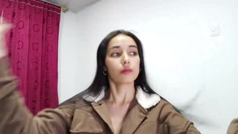 Snapshot of vallery_evanss chatting on January 18, 1:30 am Taty independent account online show from January 18, 1:30 am