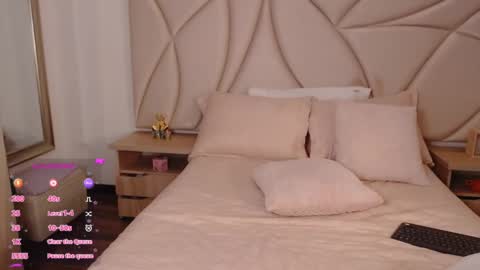Vallery online show from December 7, 4:58 pm