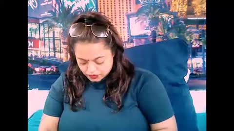 Snapshot of valleyval chatting on December 27, 5:52 am indianvalvet priya is back online show from December 27, 5:52 am