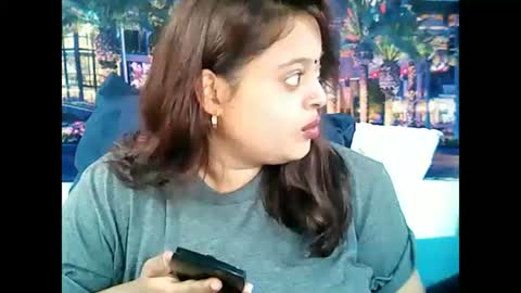 Snapshot of valleyval chatting on January 3, 5:39 am indianvalvet priya is back online show from January 3, 5:39 am