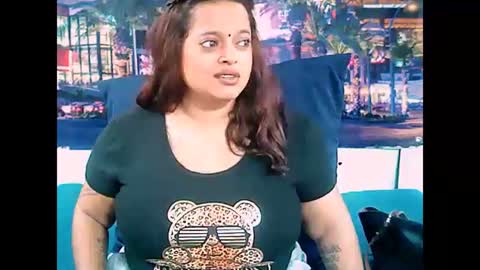 Snapshot of valleyval chatting on January 4, 5:27 am indianvalvet priya is back online show from January 4, 5:27 am