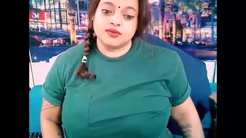 Snapshot of valleyval chatting on January 6, 6:36 am indianvalvet priya is back online show from January 6, 6:36 am
