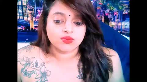 Snapshot of valleyval chatting on February 4, 12:33 pm indianvalvet priya is back online show from February 4, 12:33 pm