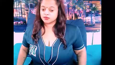 Snapshot of valleyval chatting on February 26, 6:47 am indianvalvet priya is back online show from February 26, 6:47 am