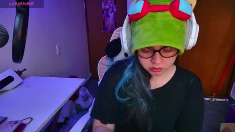 Im Violet online show from March 9, 10:41 pm