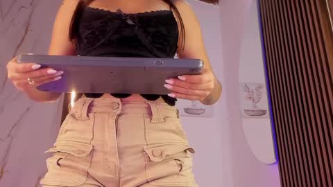 Vallolet Peach  online show from September 17, 11:56 am