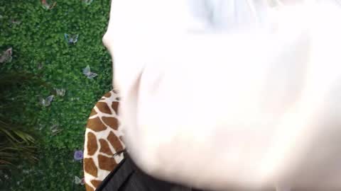 Snapshot of valquiria_sirgun chatting on October 10, 9:52 am valquiria_sirgun online show from October 10, 9:52 am
