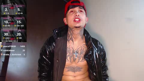 Snapshot of vampiredavyd chatting on December 27, 3:09 am david guzman i model independenthelp me with a thumbs up online show from December 27, 3:09 am