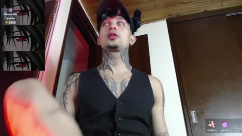 Snapshot of vampiredavyd chatting on January 24, 1:24 am david guzman i model independenthelp me with a thumbs up online show from January 24, 1:24 am