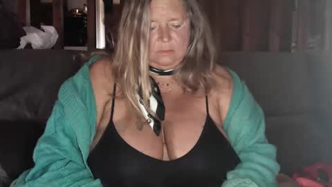 vampwoman online show from January 3, 4:06 pm