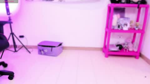 Snapshot of vampyy_doll chatting on January 12, 4:10 am Please help me to reach 300 thumbs up online show from January 12, 4:10 am