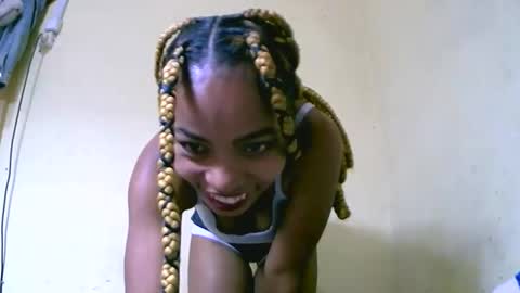 vanah344375 online show from October 19, 12:44 am