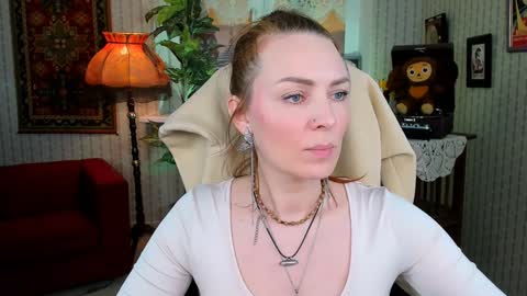 Snapshot of vandarossi chatting on December 15, 1:32 pm Vanda online show from December 15, 1:32 pm