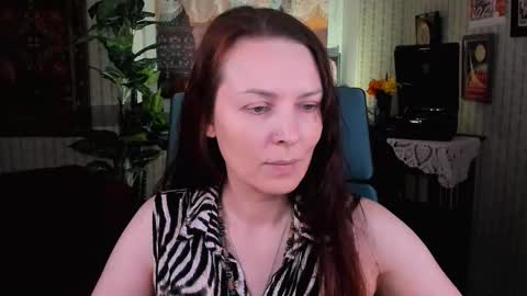 Snapshot of vandarossi chatting on September 13, 10:26 am Vanda online show from September 13, 10:26 am