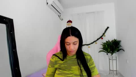 Snapshot of vanelope_smith chatting on November 30, 2:04 am vanelope_smith online show from November 30, 2:04 am