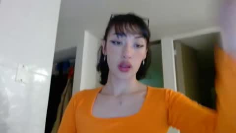 Snapshot of vanesaafoxx chatting on November 13, 5:39 am Vans online show from November 13, 5:39 am