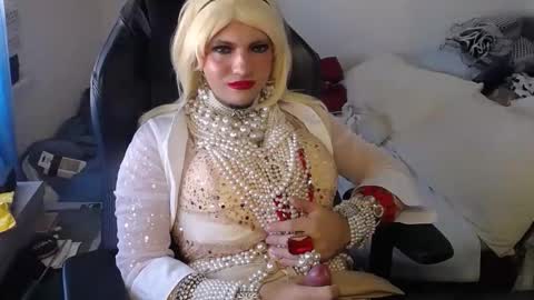 vanesacrossri online show from October 16, 7:42 am