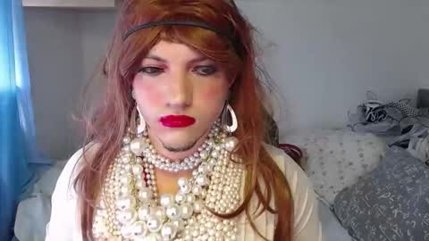 vanesacrossri online show from November 12, 9:32 am