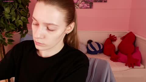 Vanessa online show from April 8, 2:50 pm