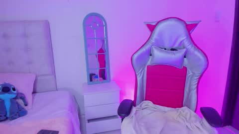 Vane  online show from March 5, 6:59 pm