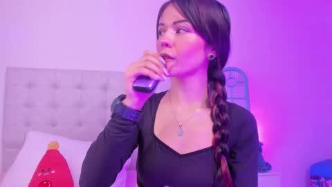 Vane  online show from March 12, 8:04 pm