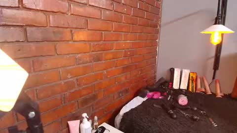 Snapshot of vanessa_frost chatting on September 14, 11:26 pm Van online show from September 14, 11:26 pm