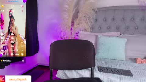 vanessa_mejiia online show from May 2, 5:34 am