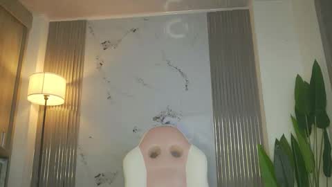 Vanessa Novvoa online show from November 6, 11:15 pm